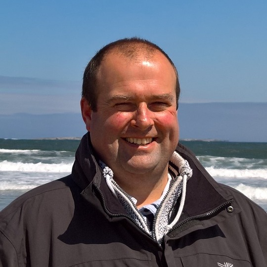 headshot of Ian Chapman